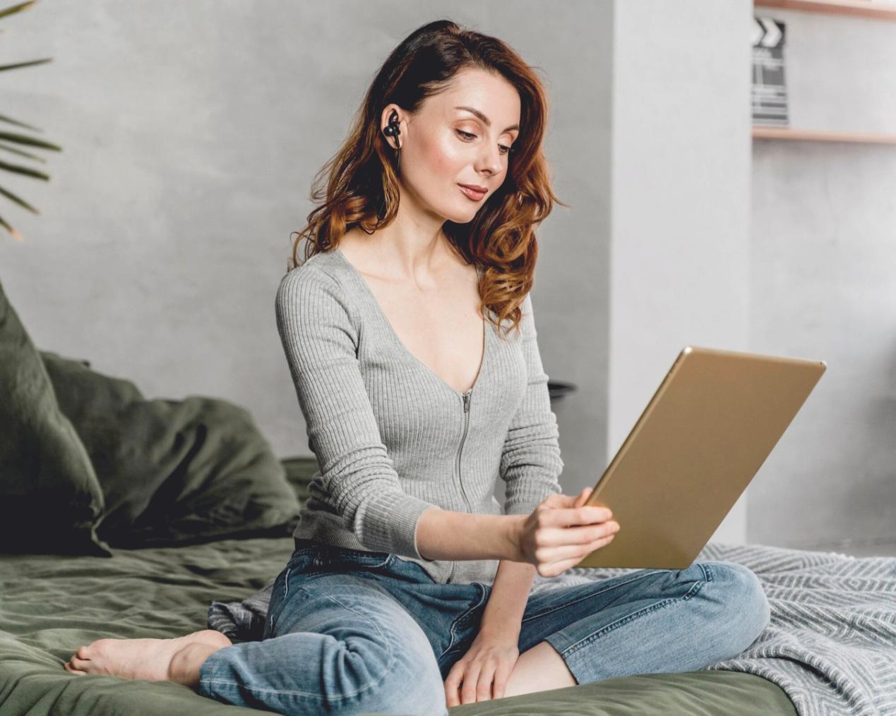 Persönliche Beratungssituation im viasylnovaos Büro